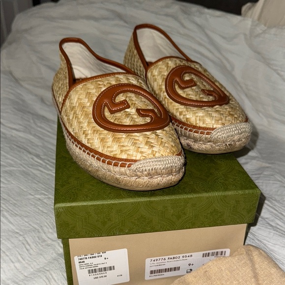 Gucci Woven Espadrille Flats with Brown Accent - Picture 1 of 4